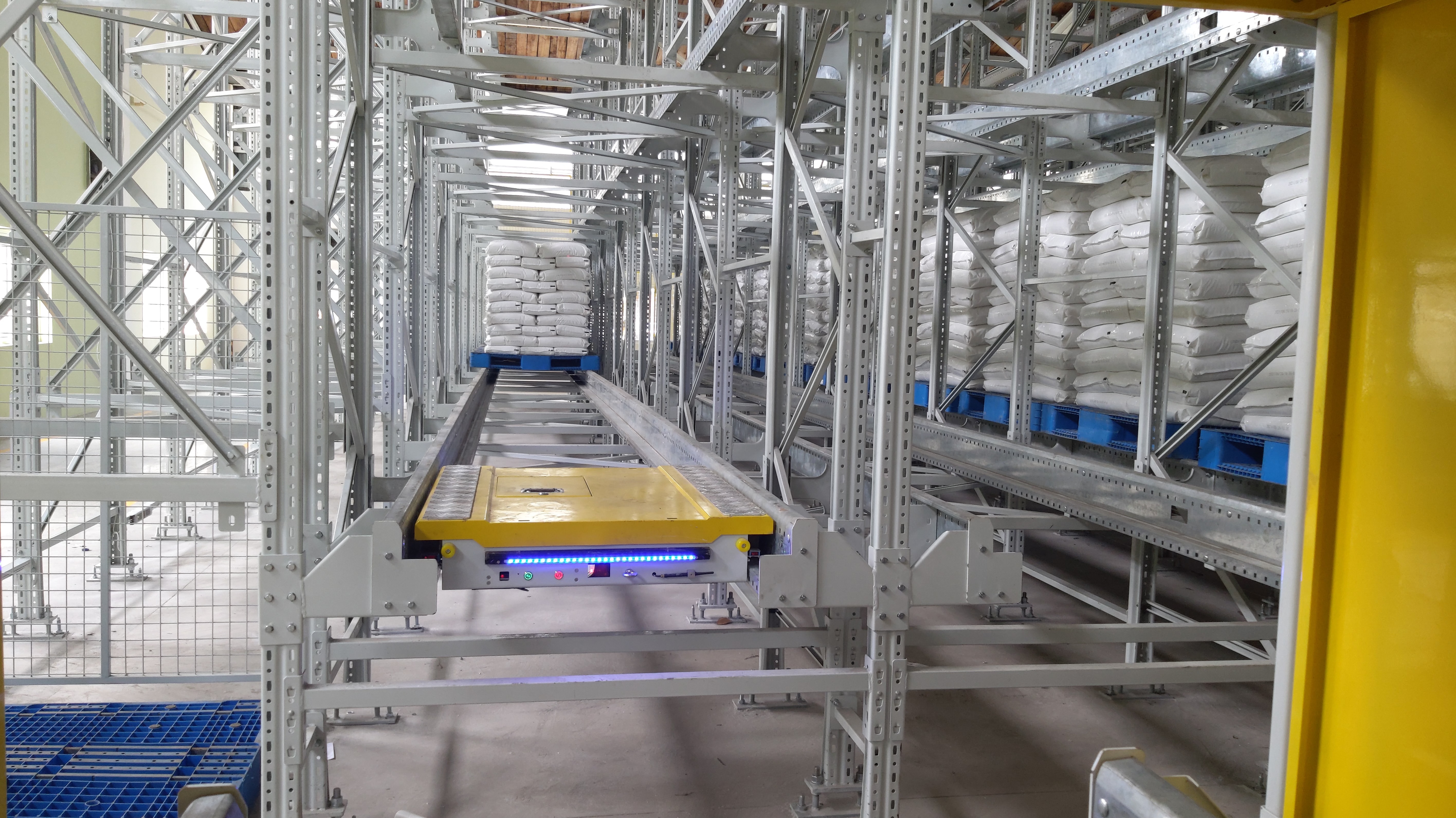 四向穿梭車如何助力企業(yè)突破物流瓶頸